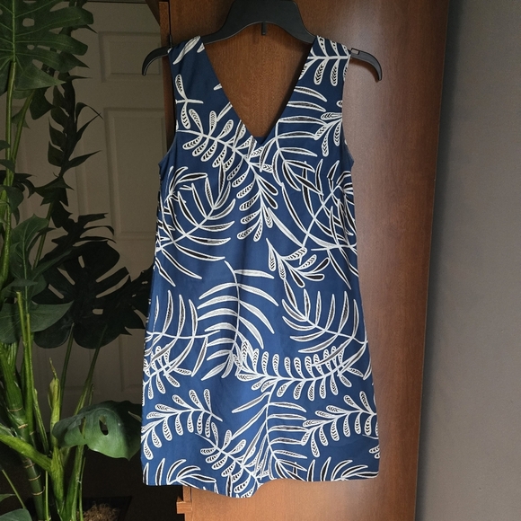 Halogen Dresses & Skirts - Halogen Blue and White Leaf Print Mini Dress